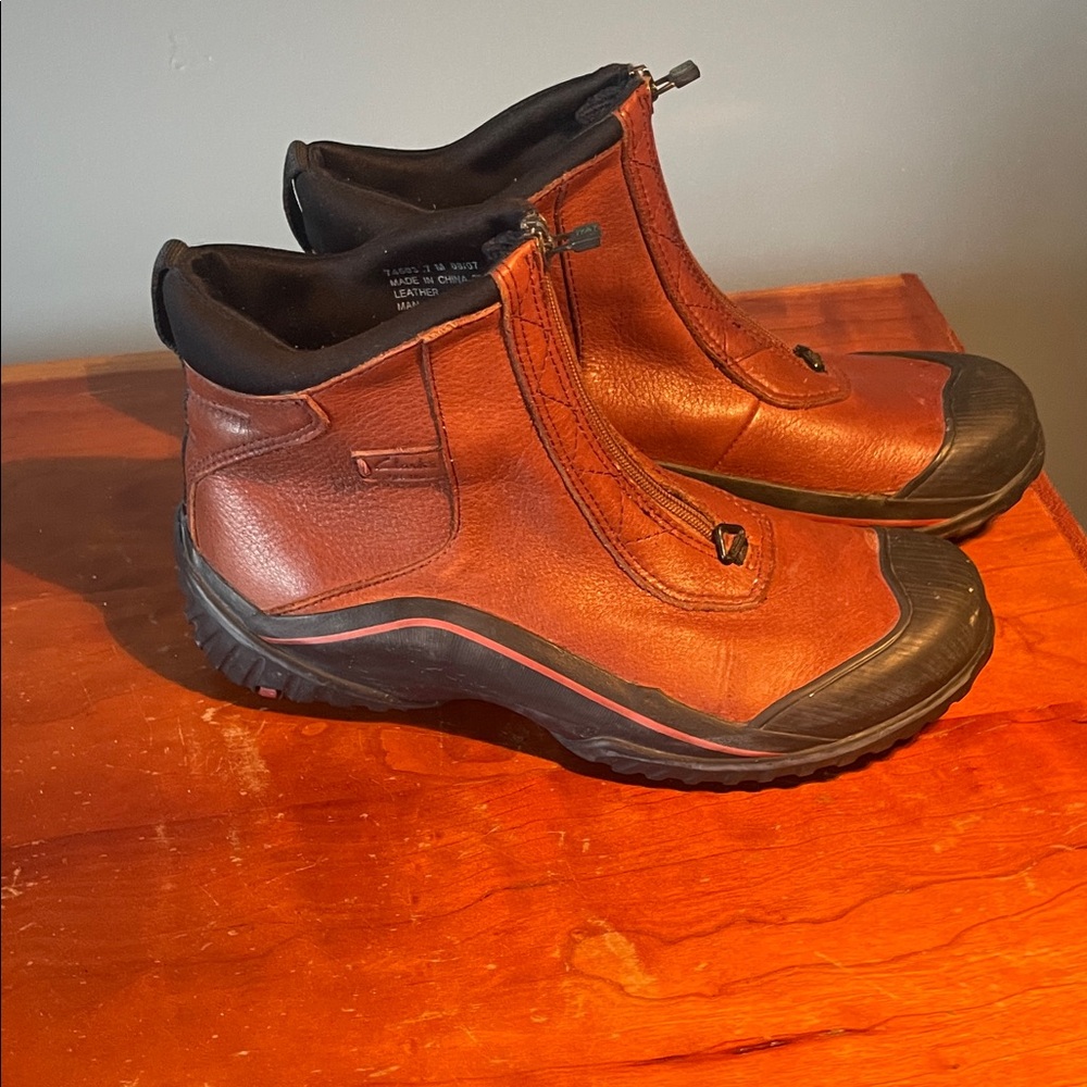 Clark’s ladies muckers waterproof Ankle Boots size 7